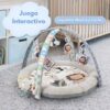 Gimnasio para Bebé, gimnasio de actividades Sensorial y de Estimulación temprana, Tapete de Actividades con Luces, Música, Arcos y Juguetes Colgantes